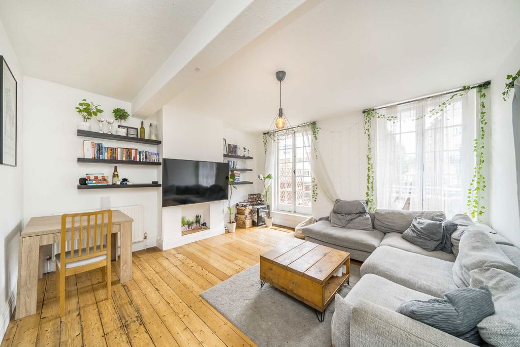 Property photo 1 of 6