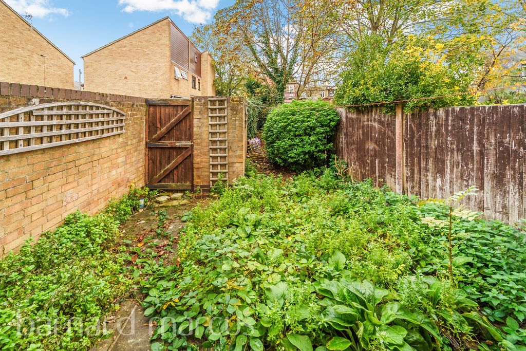 Property photo 3 of 6