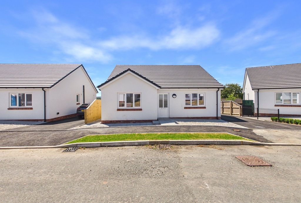 Property photo 1 of 17 Picture No. 23