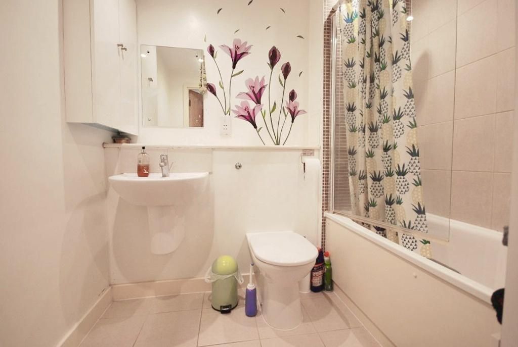 Property photo 3 of 9 Family Bathroom