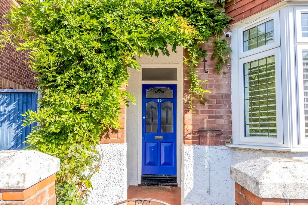 Property photo 2 of 43
