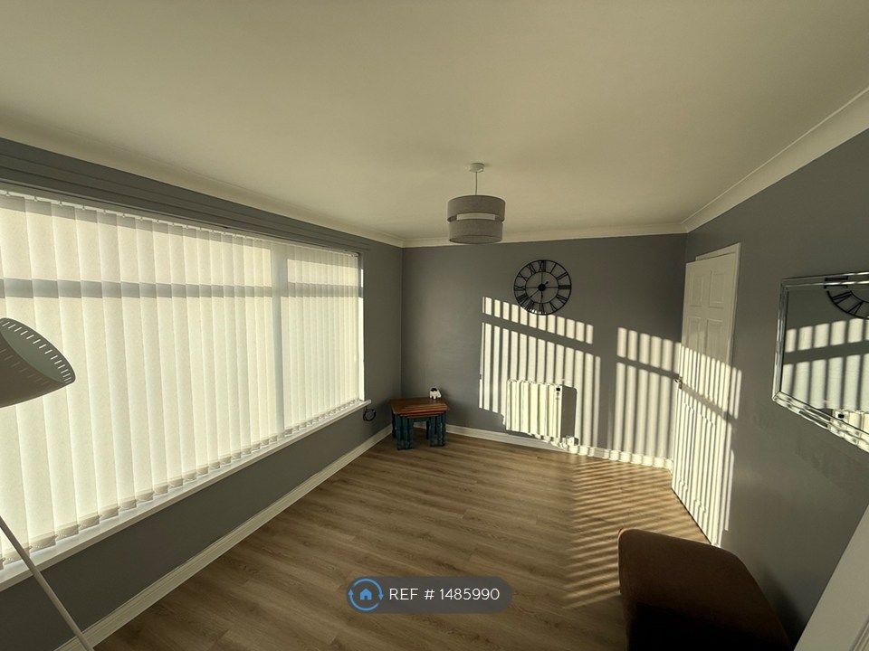 Property photo 1 of 18 Lounge With New Flooring