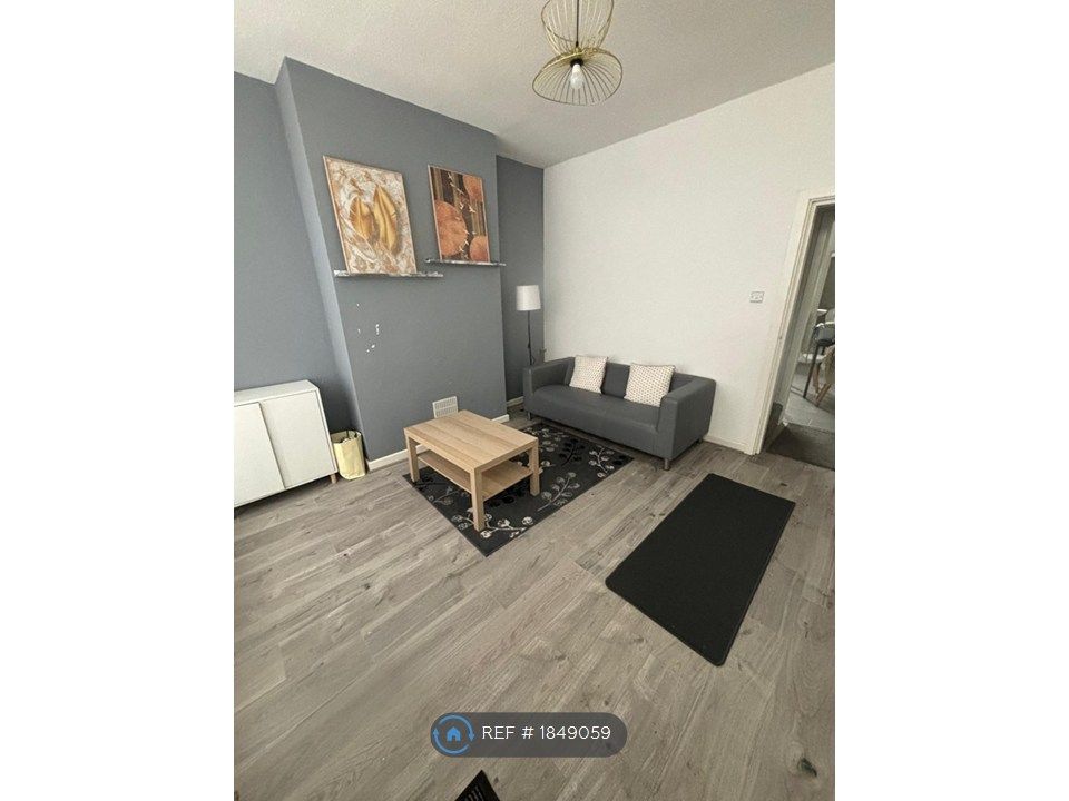 Property photo 1 of 10 Lounge