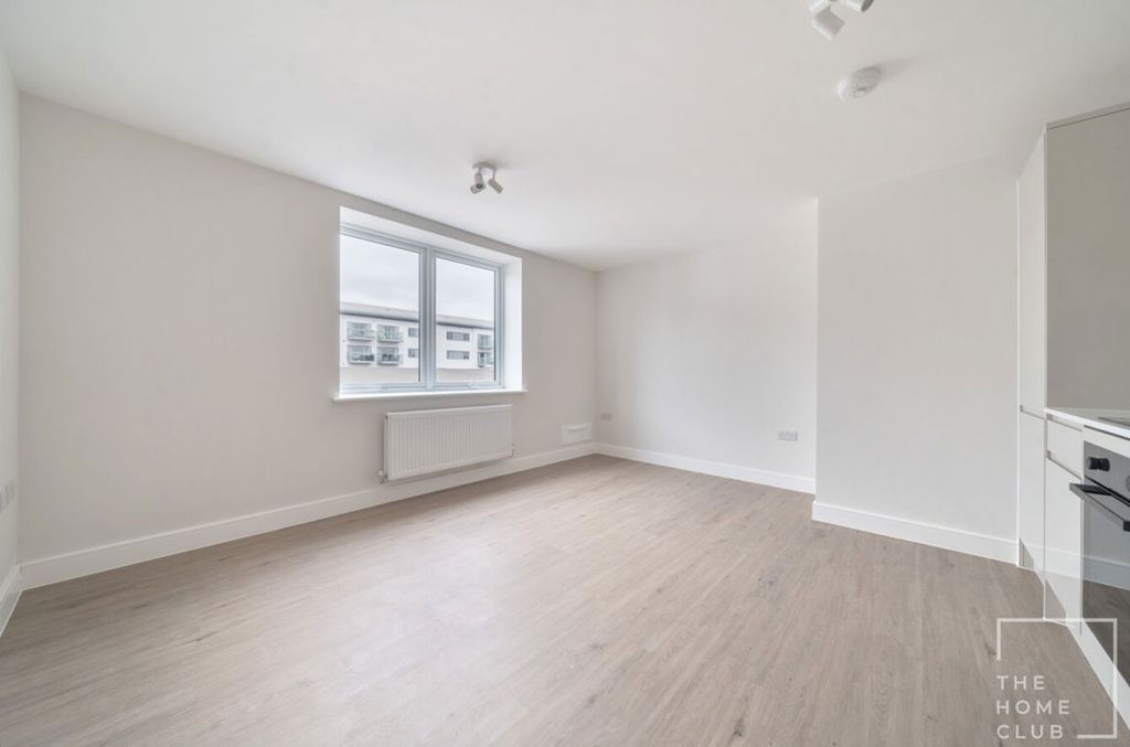 Property photo 2 of 13 B1B6c257-928c-4E8d-B0d3-Bb167F9dc7Ac