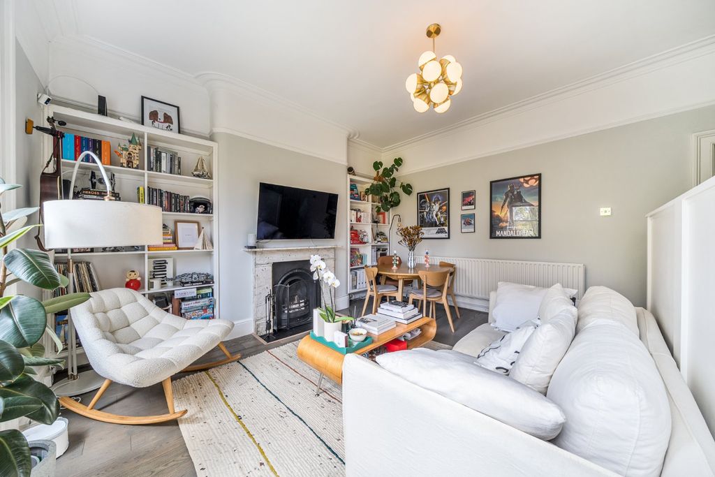 Property photo 2 of 20 Reception/Kitchen