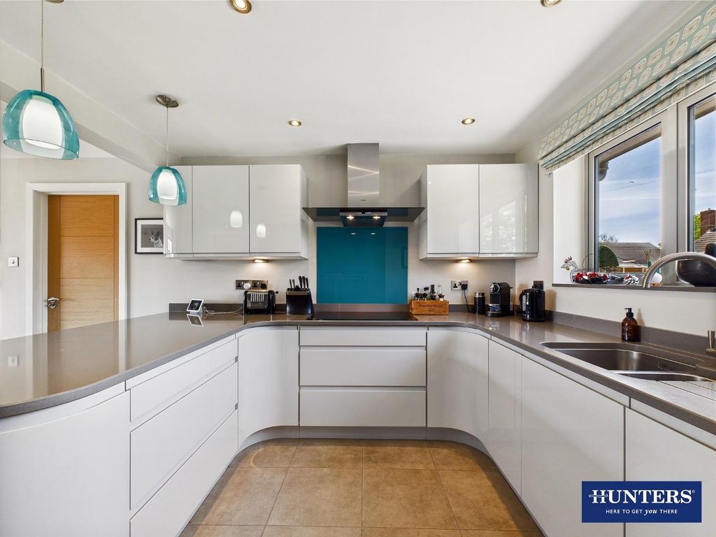 Property photo 3 of 38 Dining Kitchen