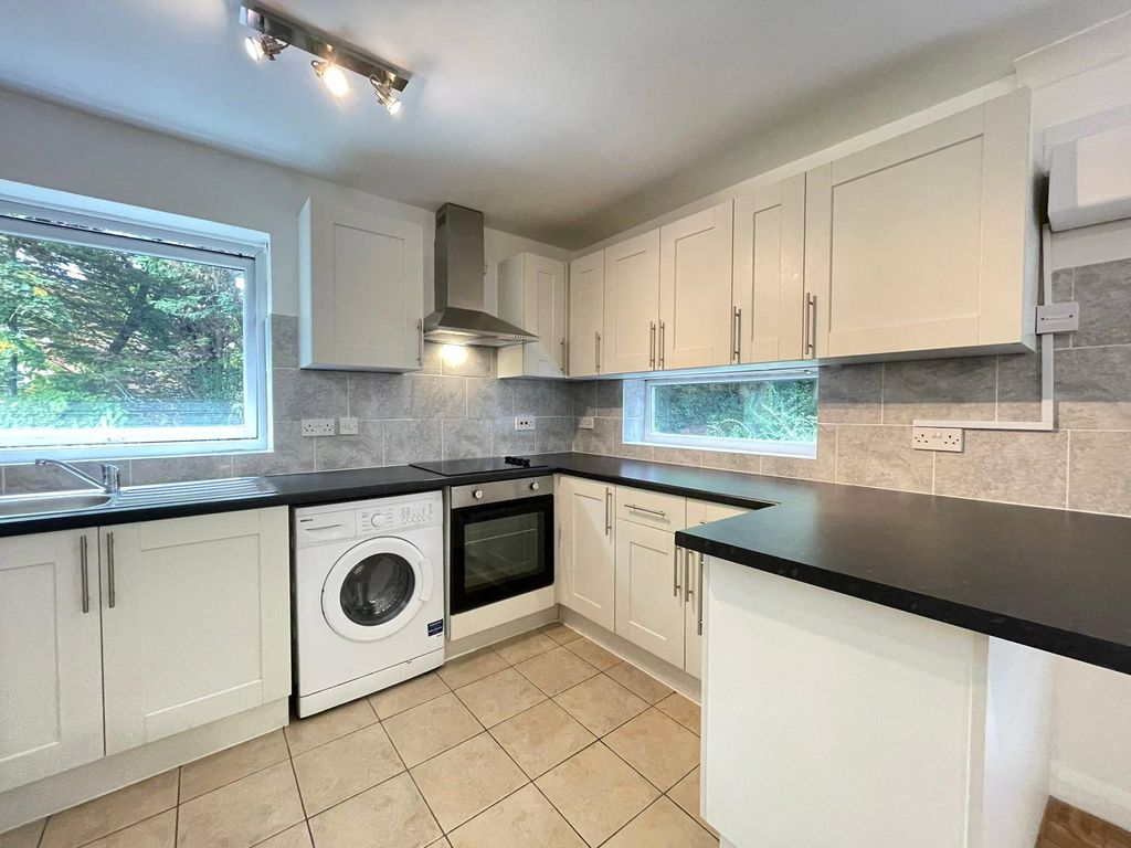 Property photo 2 of 10 Picture No. 17
