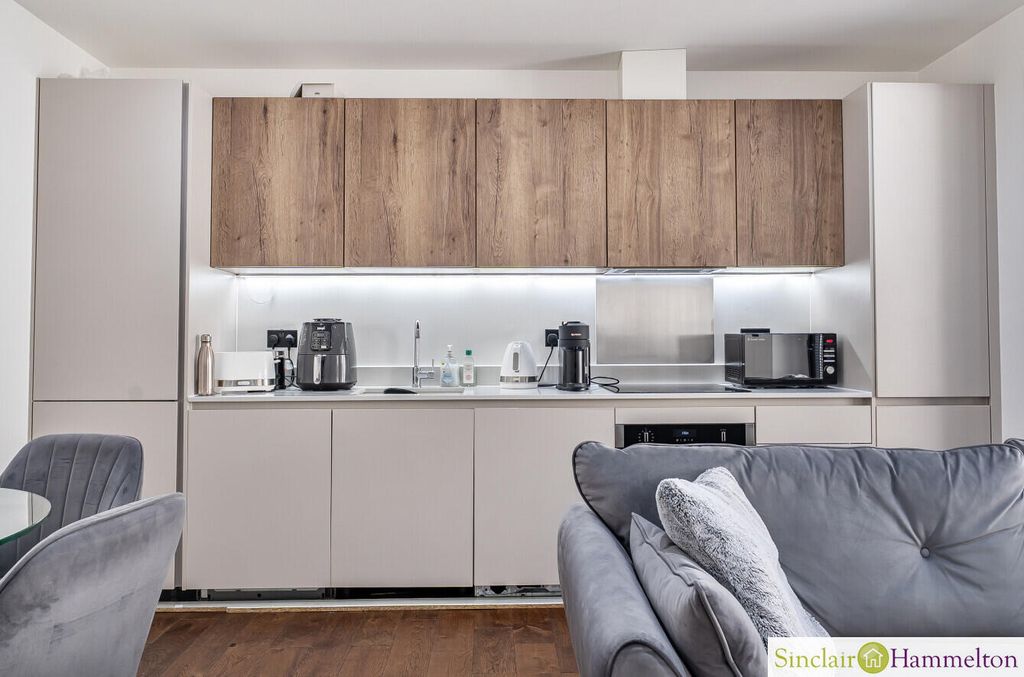 Property photo 2 of 19 Kitchen