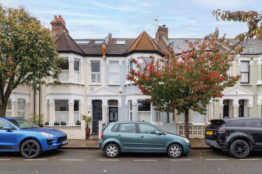 Property photo 2 of 8