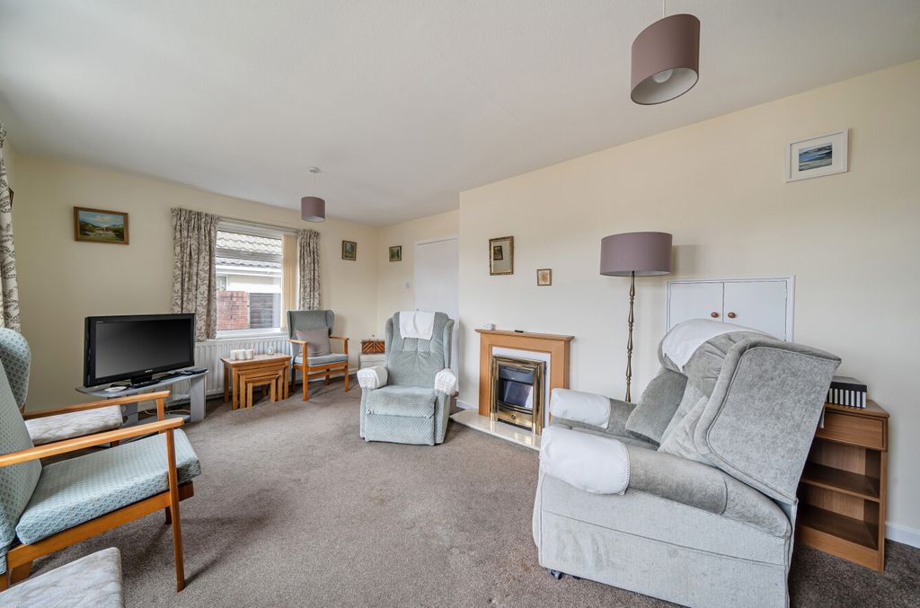 Property photo 3 of 20 Living Room