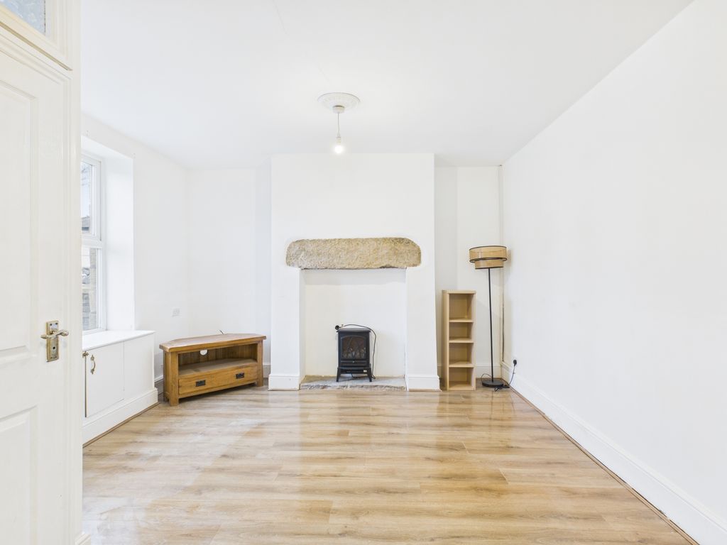 Property photo 3 of 16 Cam03729G0-Pr0200-Still001