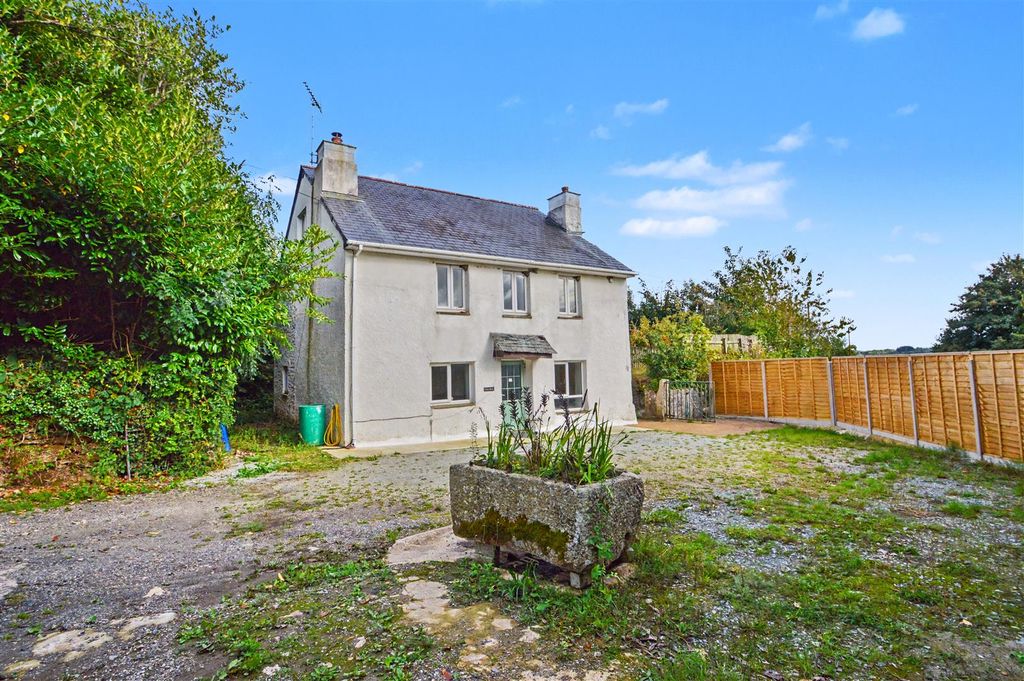 Property photo 3 of 36 Upham House