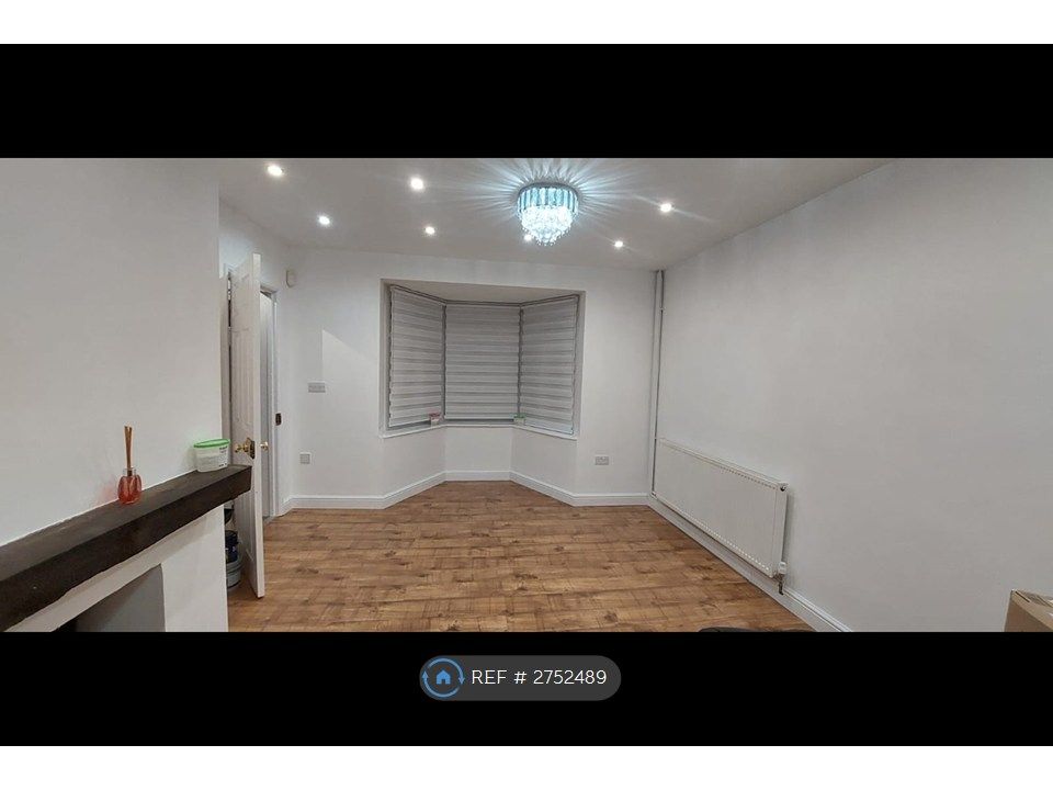 Property photo 2 of 20 Living Room-1