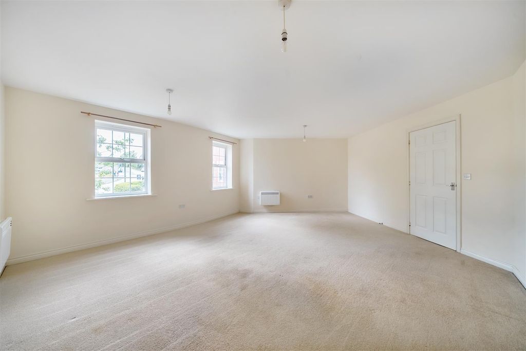 Property photo 2 of 11 Reception Room
