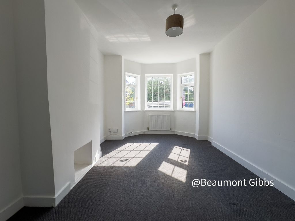 Property photo 3 of 16 4184587