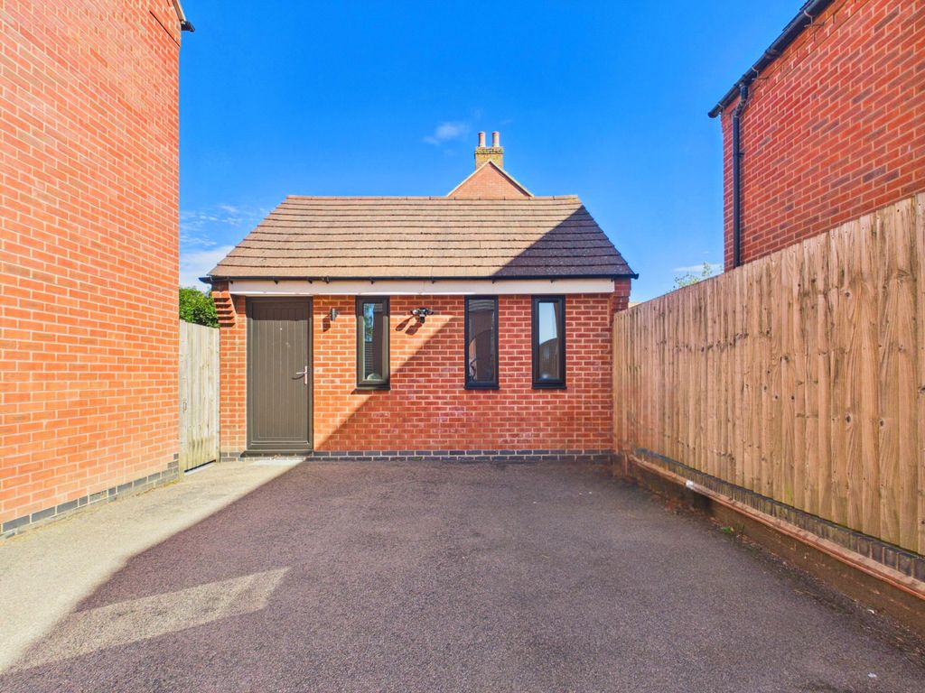 Property photo 3 of 49 Cam03293G0-Pr0288-Still005