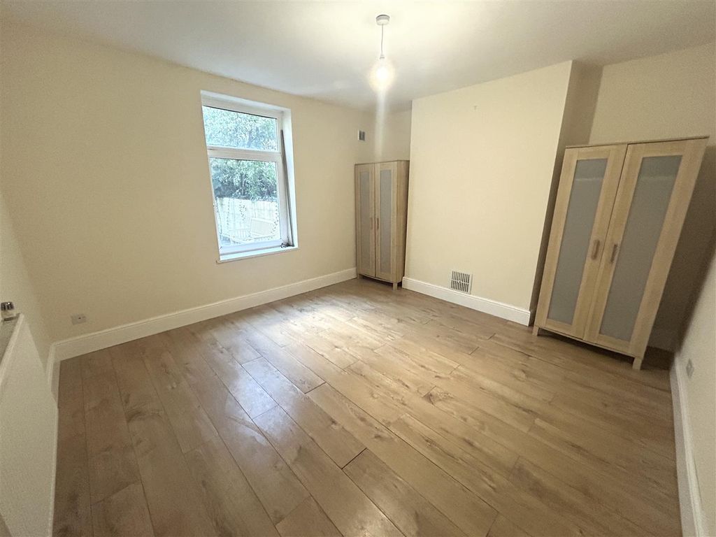 Property photo 2 of 11 Img_2132.Jpg