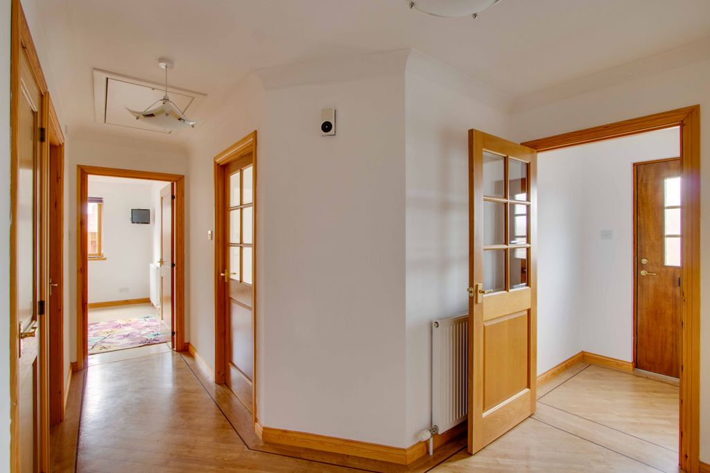 Property photo 2 of 41