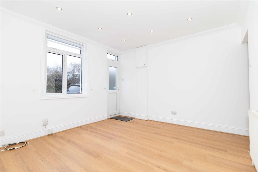 Property photo 3 of 16 Morrionrd-02.Jpg