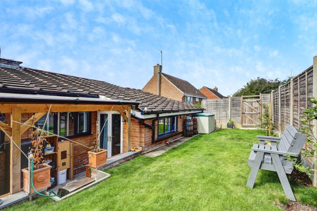 Property photo 2 of 32