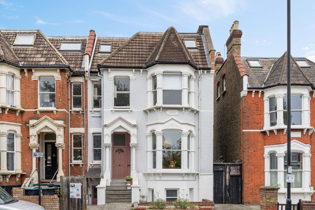 Property photo 2 of 12