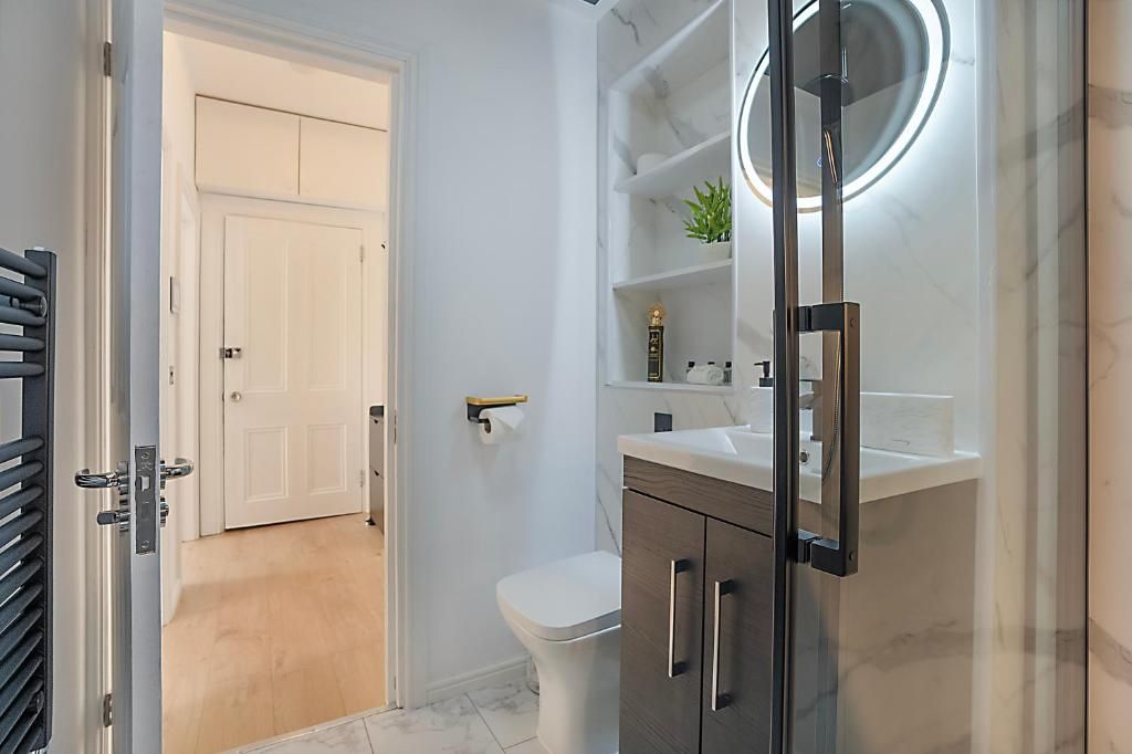 Property photo 2 of 24