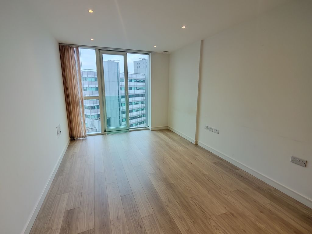 Property photo 2 of 11 Photo 3