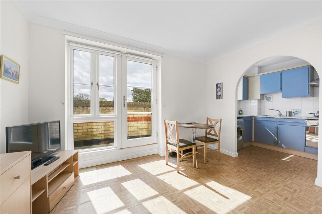 Property photo 3 of 12