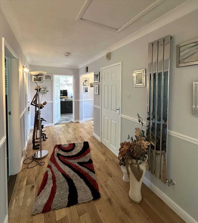 Property photo 2 of 17 Ground Floor