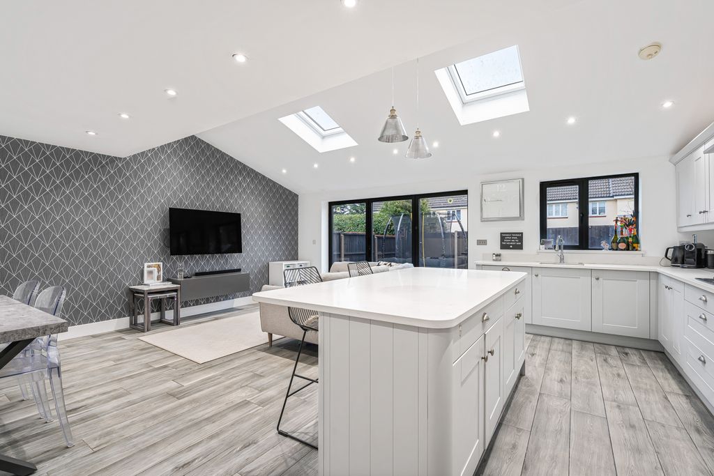 Property photo 2 of 14 Living/Kitchen/Dining Room