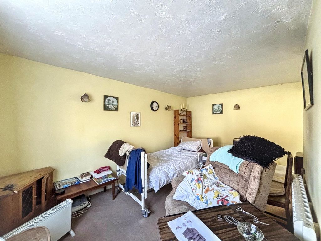 Property photo 3 of 18