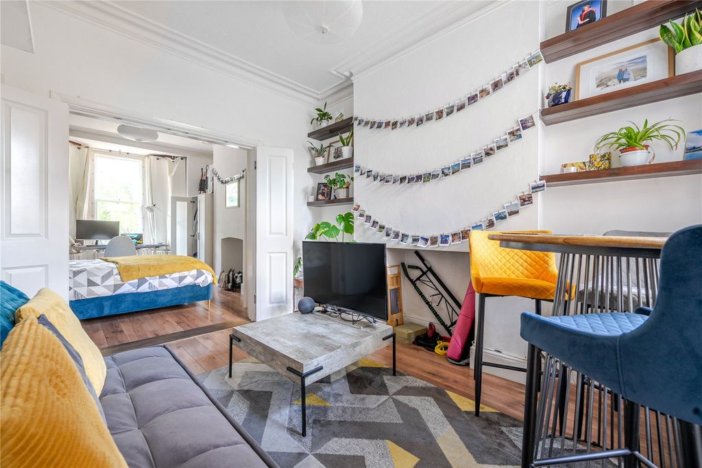 Property photo 3 of 11 Picture No. 23