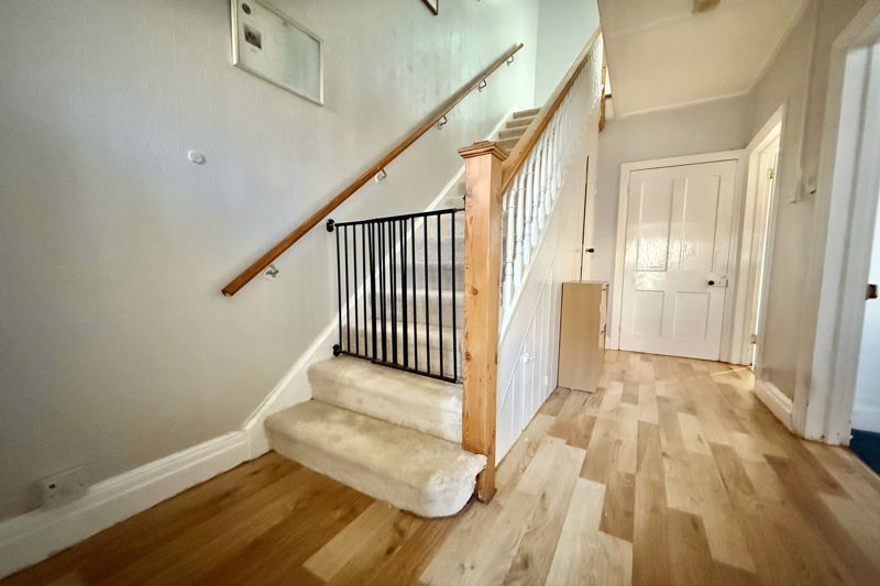 Property photo 3 of 17 Hallway