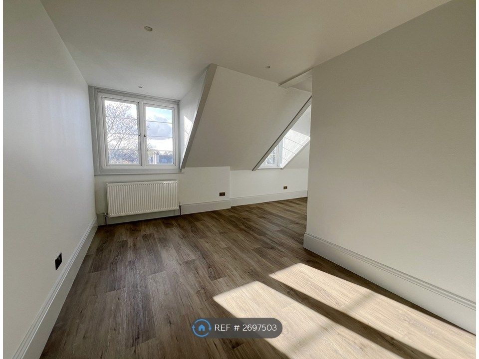 Property photo 2 of 7 Living Area