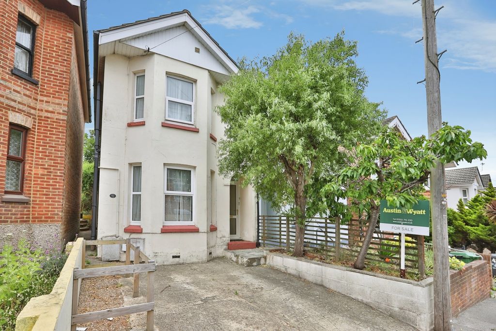 Property photo 1 of 19 Front