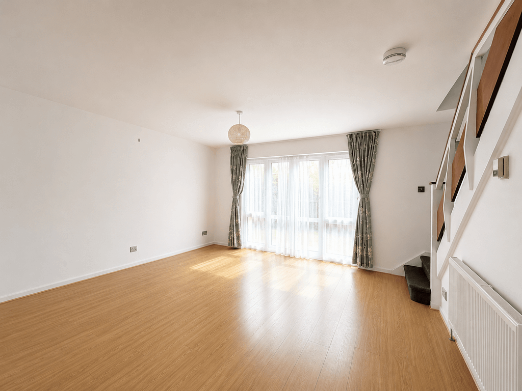 Property photo 2 of 5 Leyburn Gardens (2)
