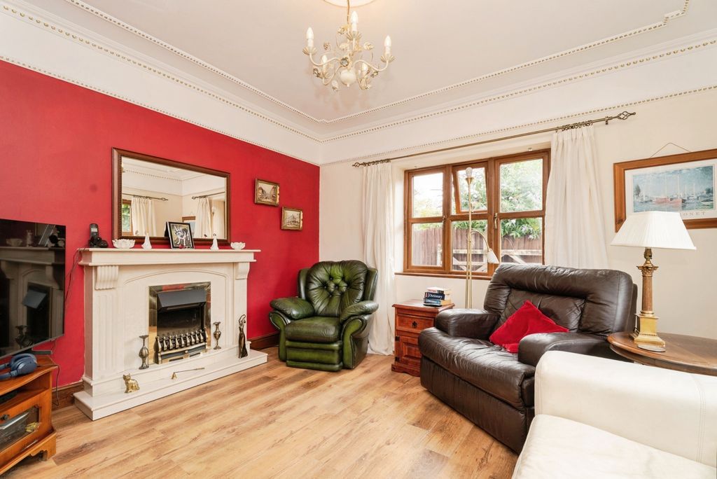 Property photo 3 of 21 Pbox-Img.Jpg