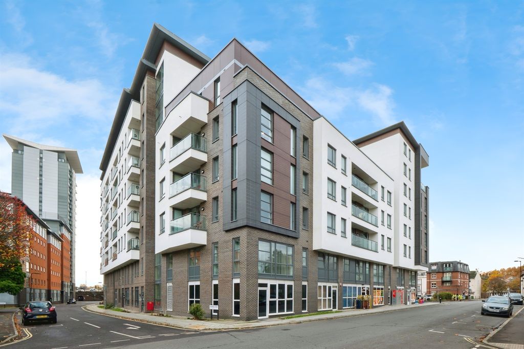 Property photo 1 of 13