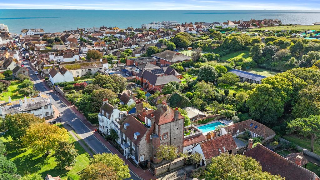 Property photo 2 of 49 5044273