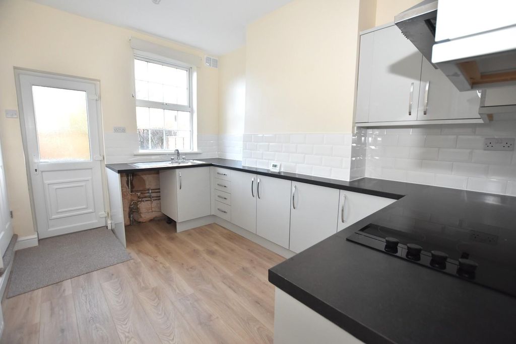 Property photo 2 of 15 Kitchen 1.Jpg