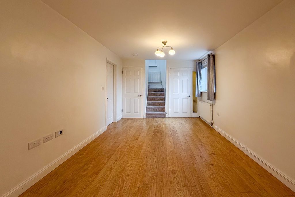 Property photo 3 of 14 4843887