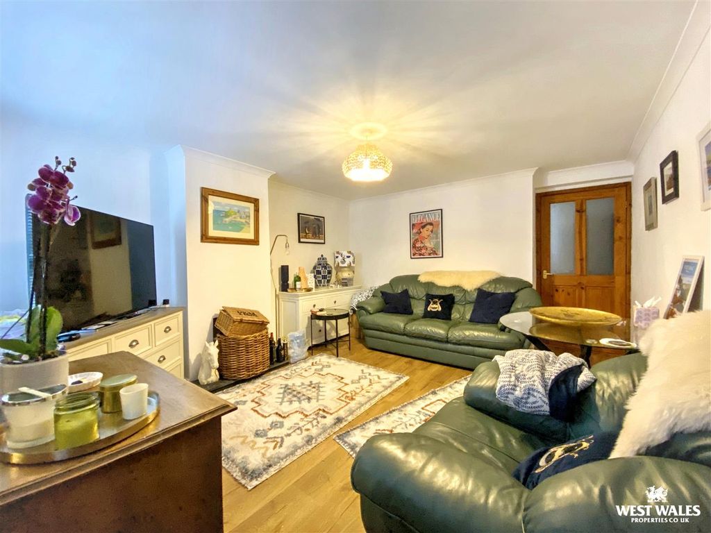 Property photo 3 of 17 Img_4972.Jpg