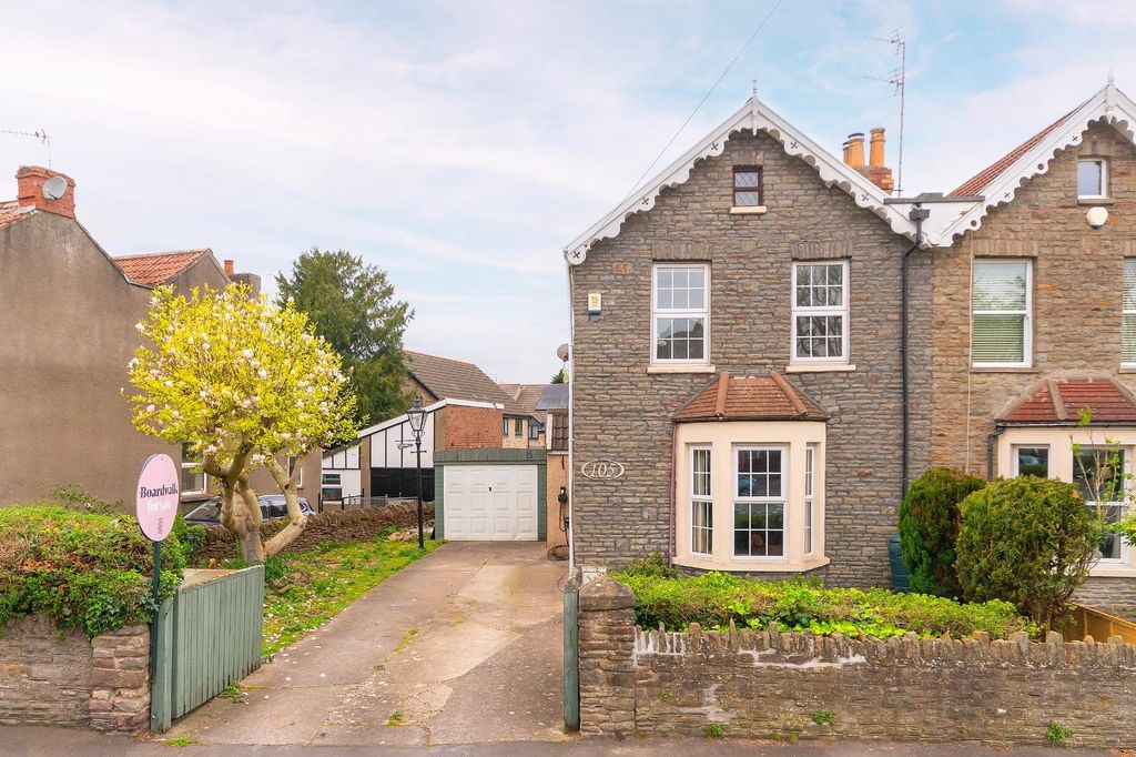 Property photo 2 of 26 C1V0D5Rfs - External B.Jpg