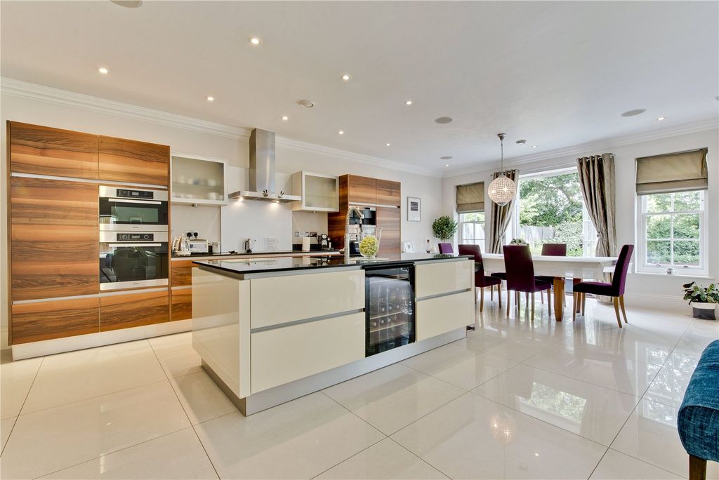Property photo 3 of 13 Contemporary Kitchen