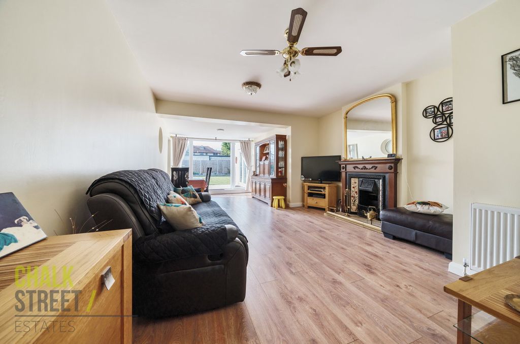 Property photo 3 of 19
