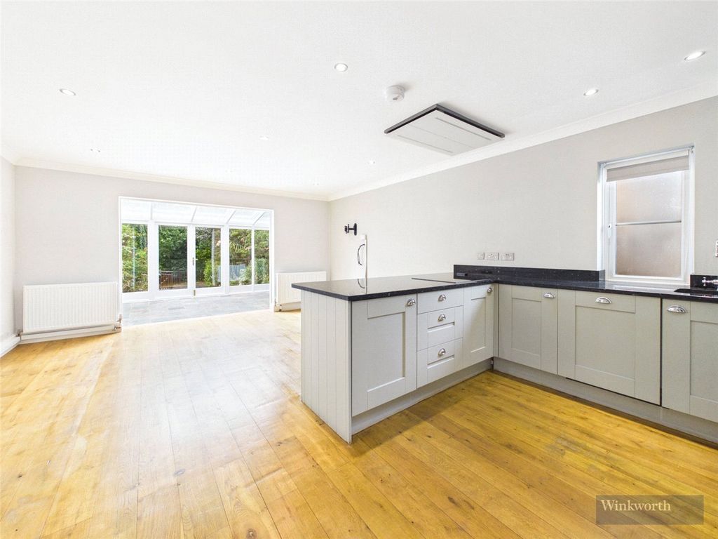Property photo 2 of 26 Picture No. 44
