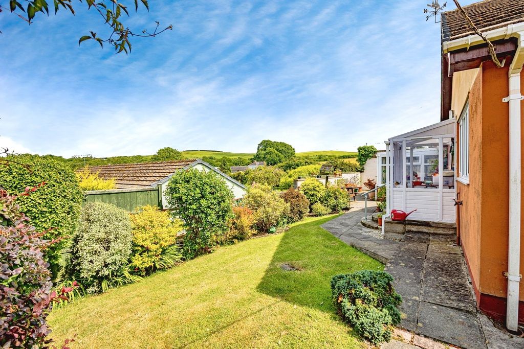 Property photo 2 of 17 Picture No. 21