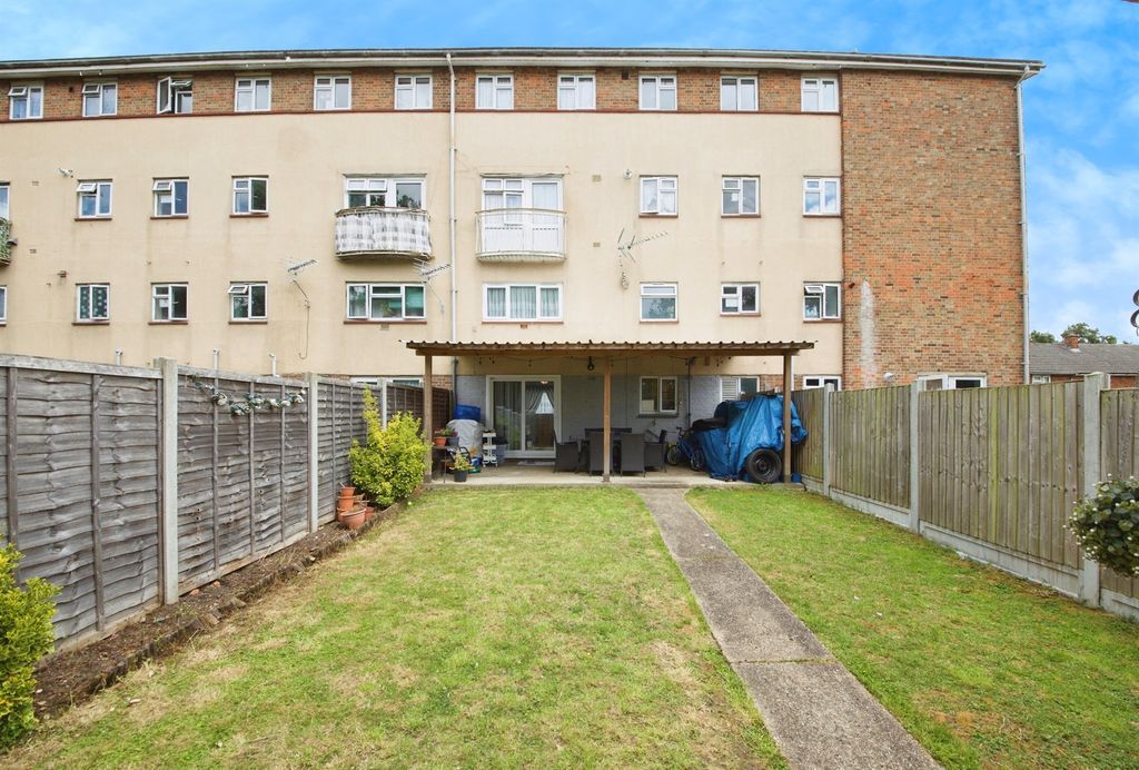 Property photo 3 of 17