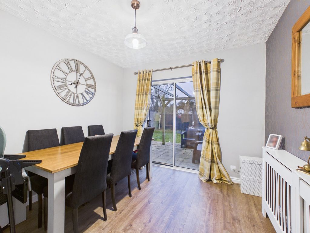 Property photo 3 of 13 4857586