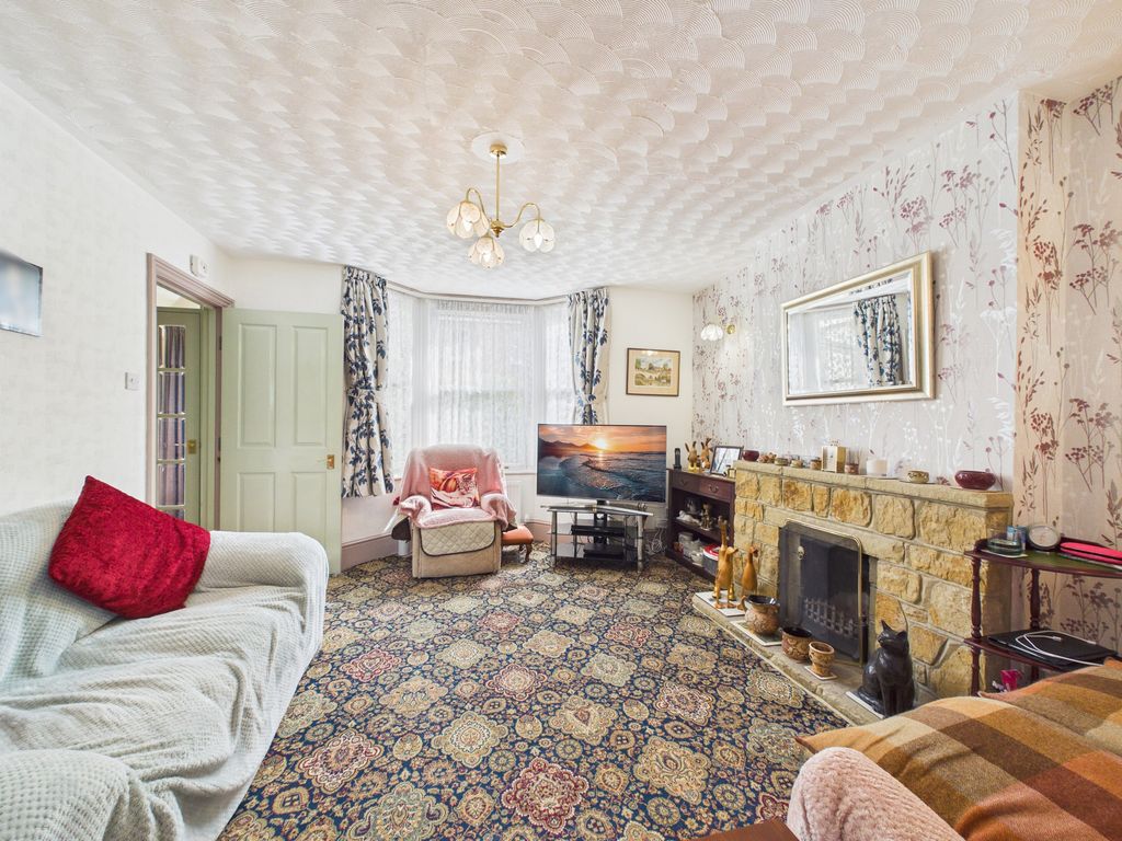 Property photo 3 of 16 Sitting Room